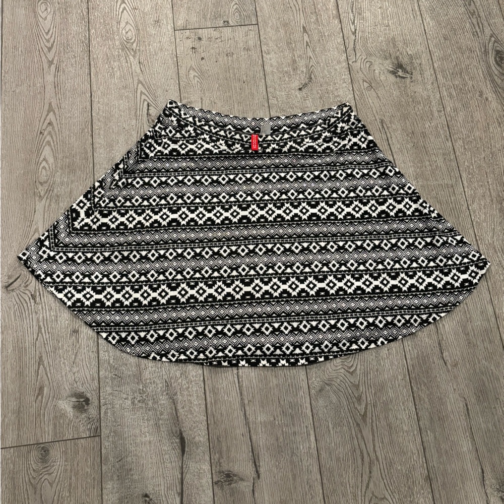 H&M Patterned Skirt - Picture 2 of 3